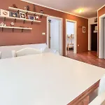 Apartmán Cozy In With Swimming Pool Medulin