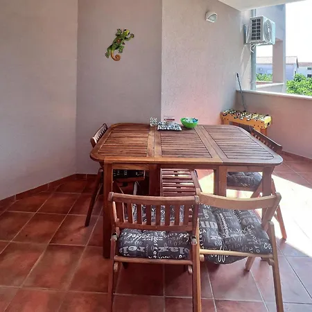 Cozy In With Swimming Pool Appartement