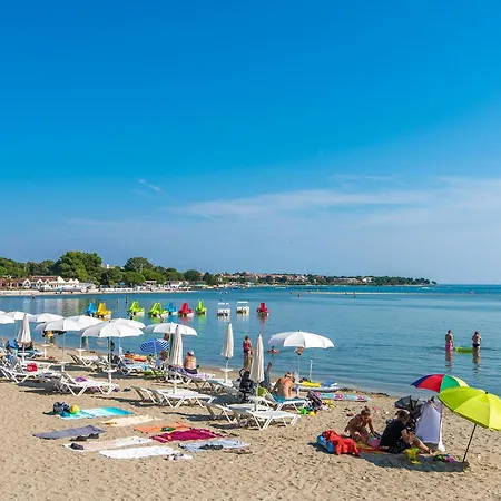 Stunning In Apartment Medulin